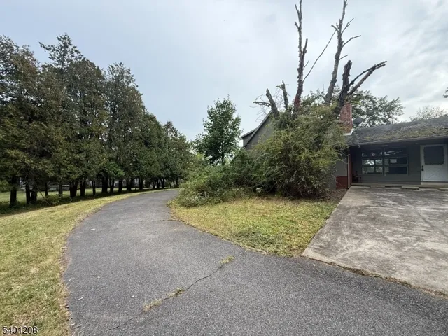 $425,000 | 211 Pickle Road, Califon, NJ 07830