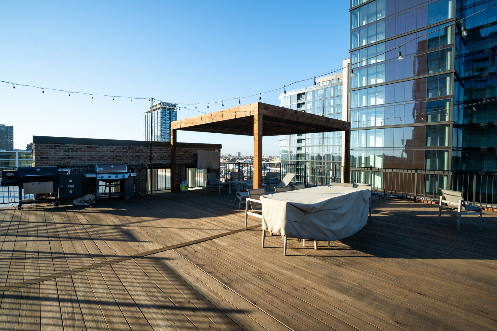 1101 West Lake Street, Unit 3D Chicago, IL 60607 - Photo 47 of 48 a view of a building with sitting area