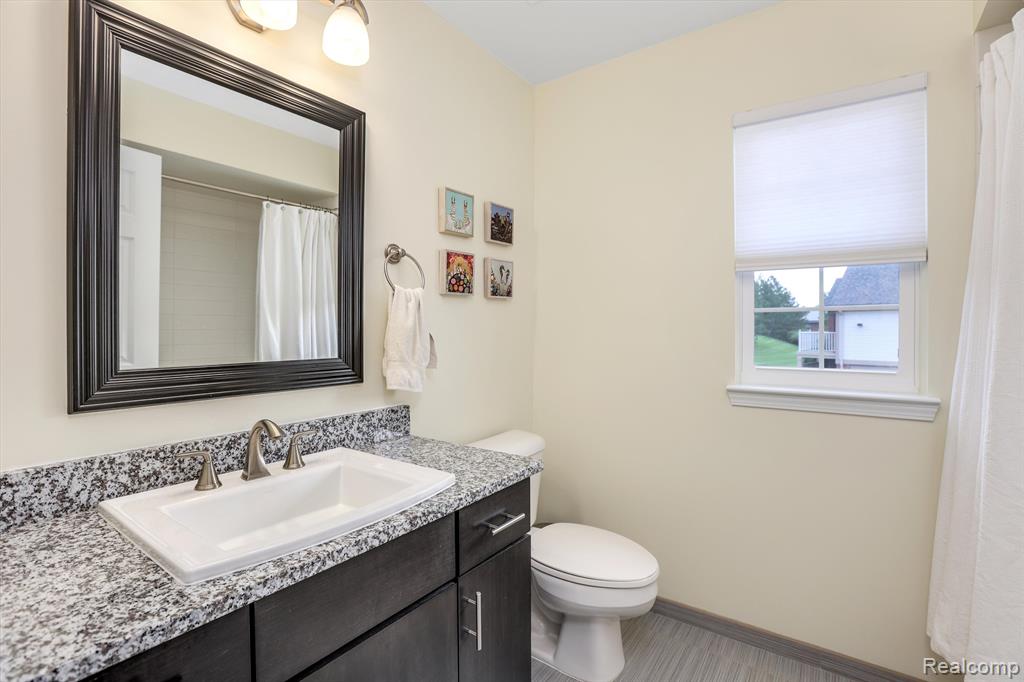 3616 Oakmonte Boulevard Rochester, MI 48306 - Photo 18 of 32