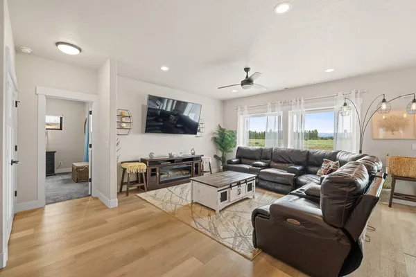 $869,000 | 13124 Hawks Bay Road, Donnelly, ID 83615