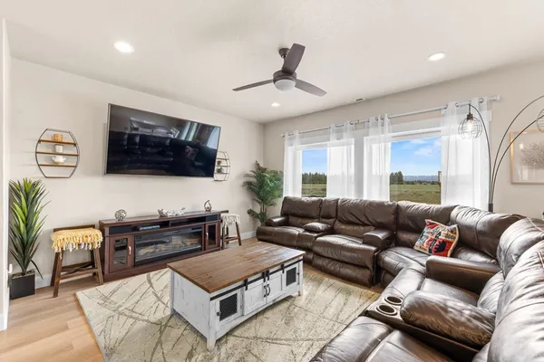 $869,000 | 13124 Hawks Bay Road, Donnelly, ID 83615