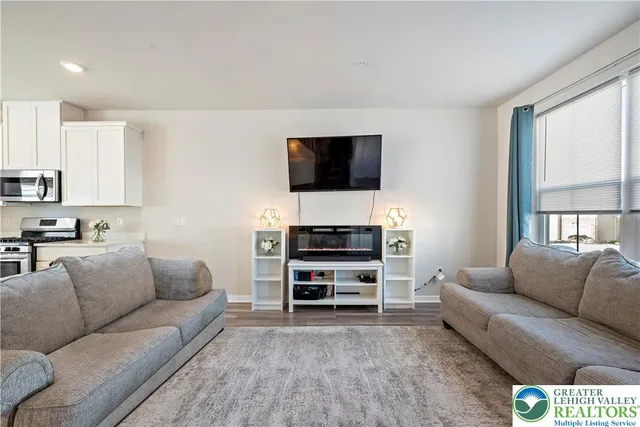 $392,000 | 4910 Brookside Court, Coopersburg, PA 18036