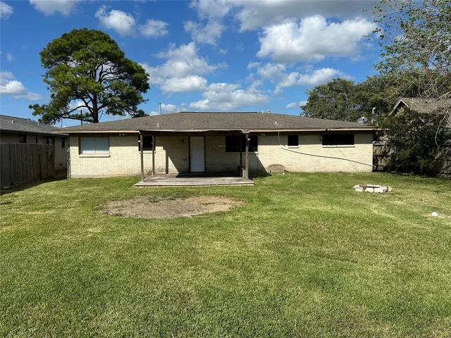 $1,850 | 1905 19th Avenue North, Texas City, TX 77590