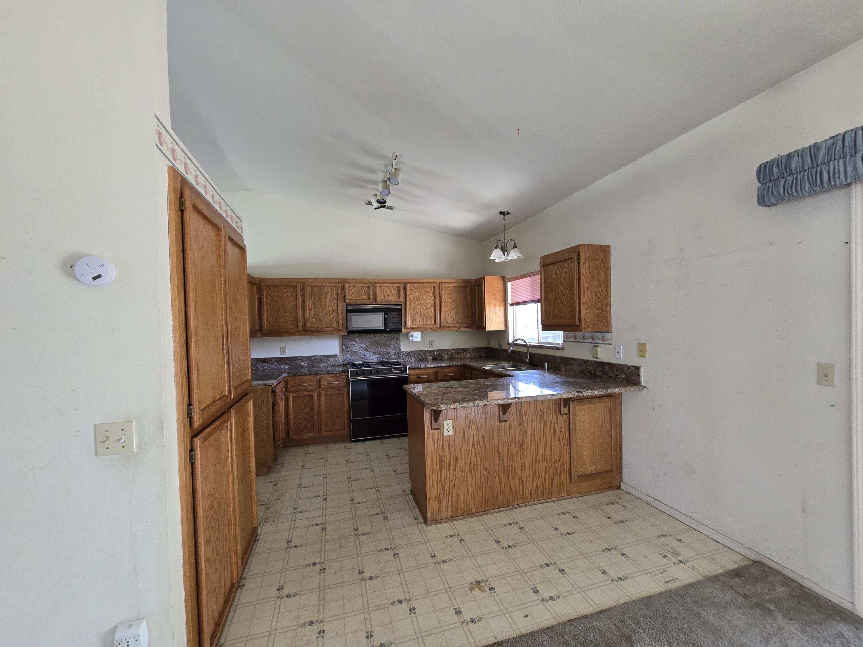 6738 Irving Road Redding, CA 96001 - Photo 5 of 21 20250311_135835