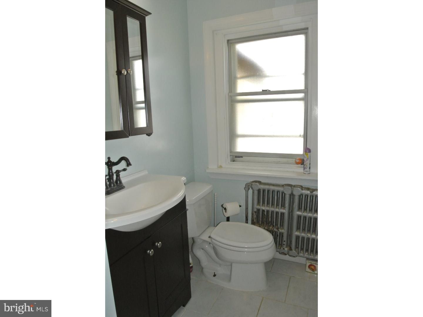 5418 Westford Road Philadelphia, PA 19120 - Photo 17 of 25 Bathroom