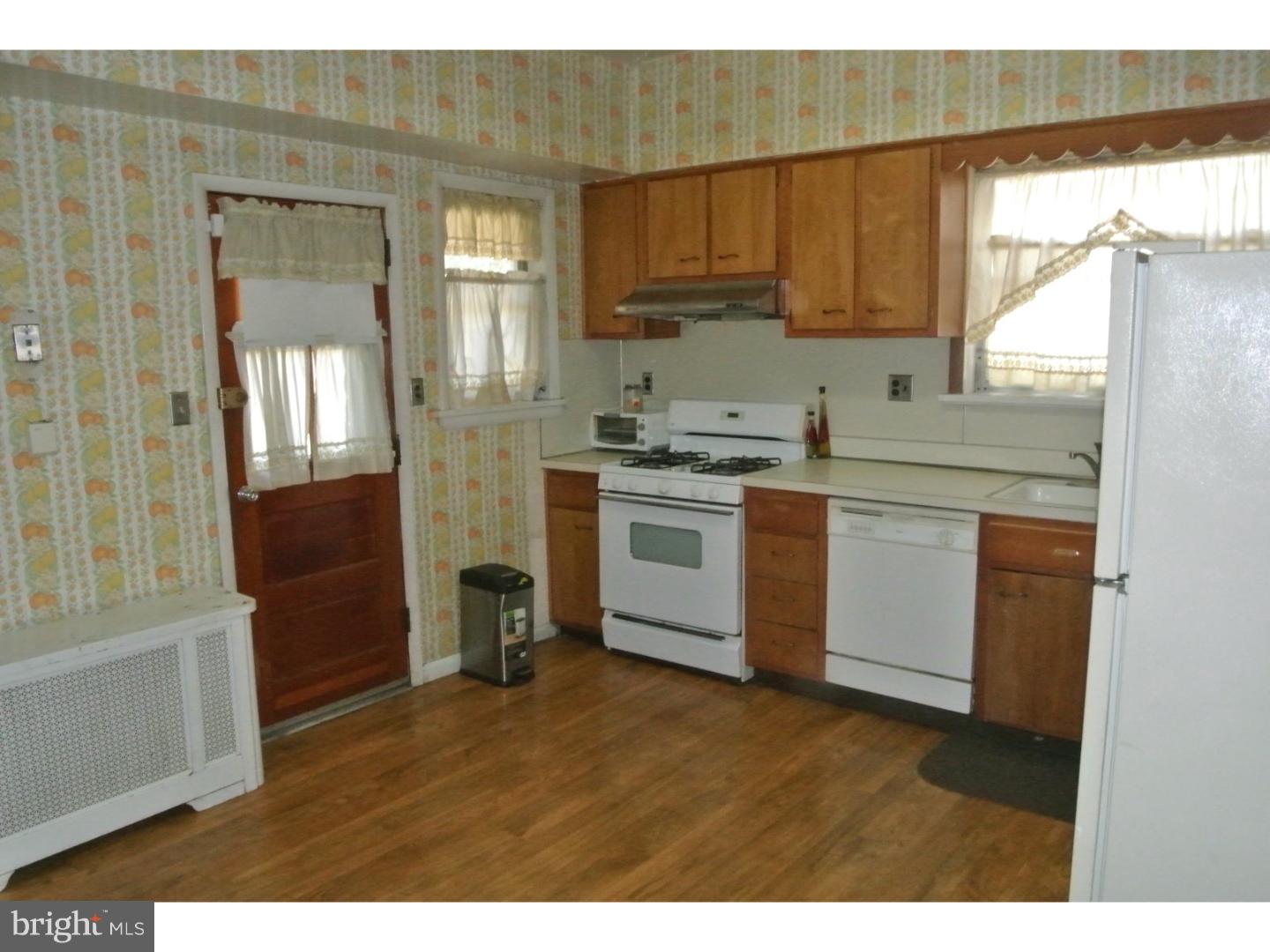5418 Westford Road Philadelphia, PA 19120 - Photo 10 of 25 Kitchen