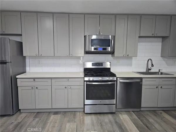 $1,900 | 445 East Francis Street, Unit 1/2, Corona, CA 92879