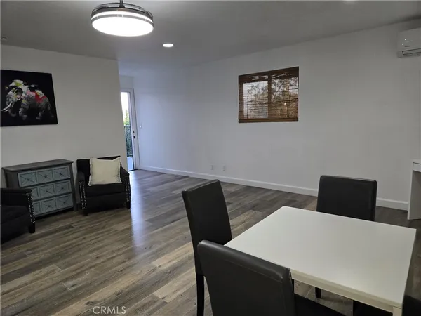 $1,900 | 445 East Francis Street, Unit 1/2, Corona, CA 92879