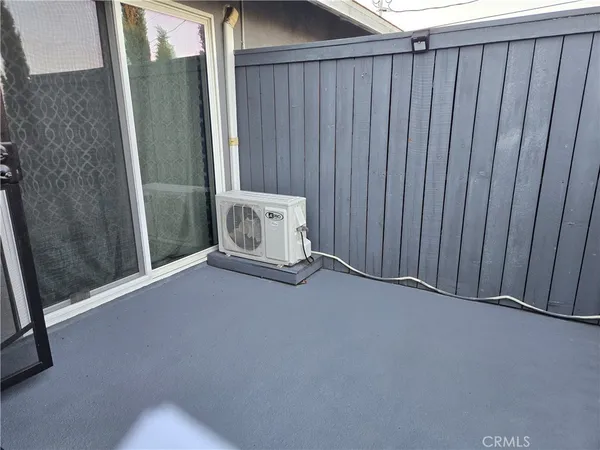 $1,900 | 445 East Francis Street, Unit 1/2, Corona, CA 92879