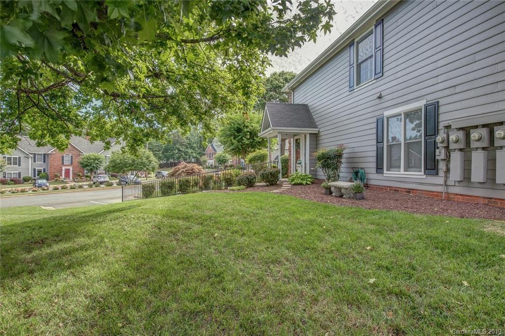 1799 Robinwood Road Gastonia, NC 28054 - Photo 3 of 27 Gallery Image 3
