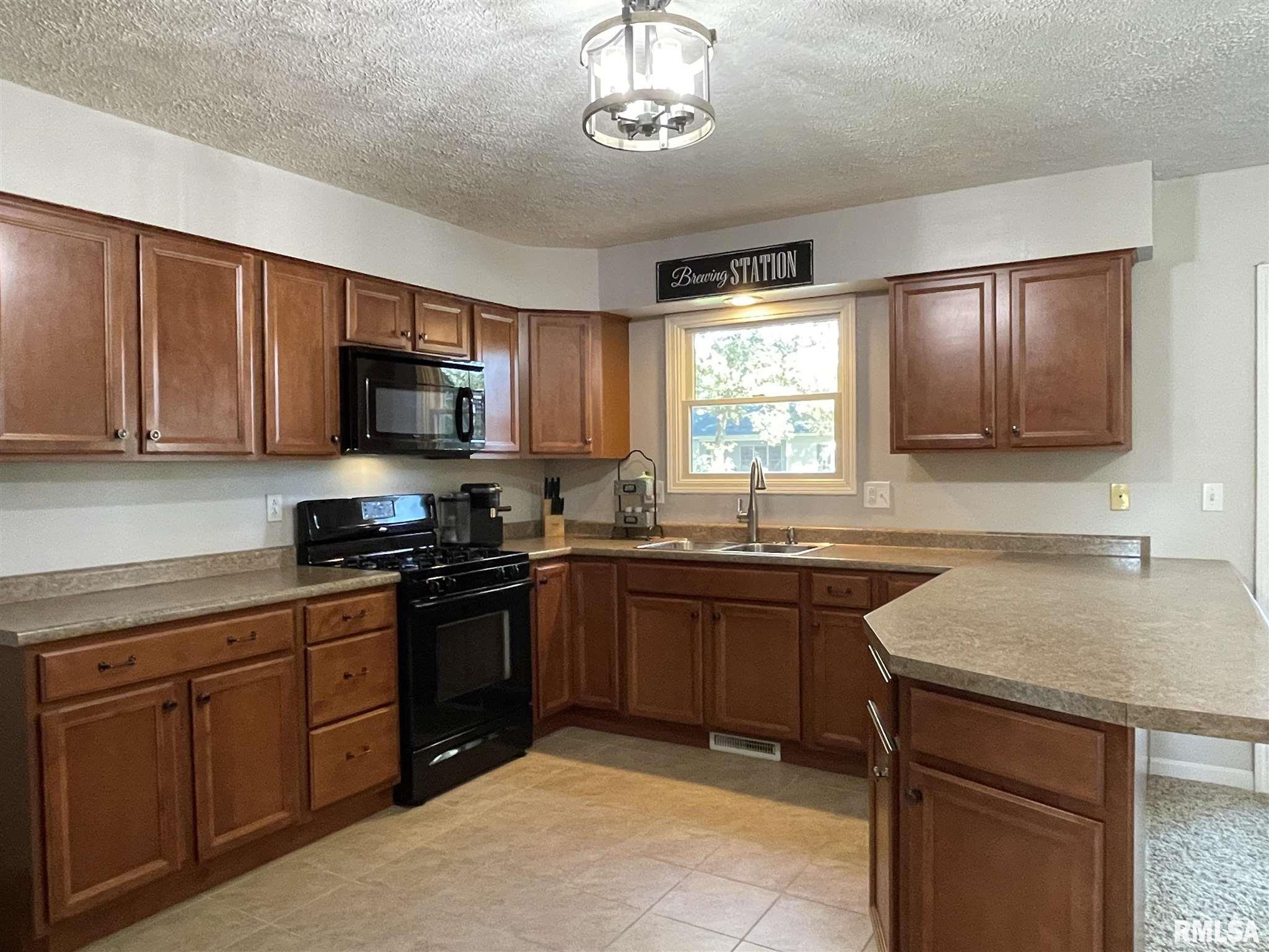 1806 Reveille Road Marion, IL 62959 - Photo 8 of 20 Gallery Image 8