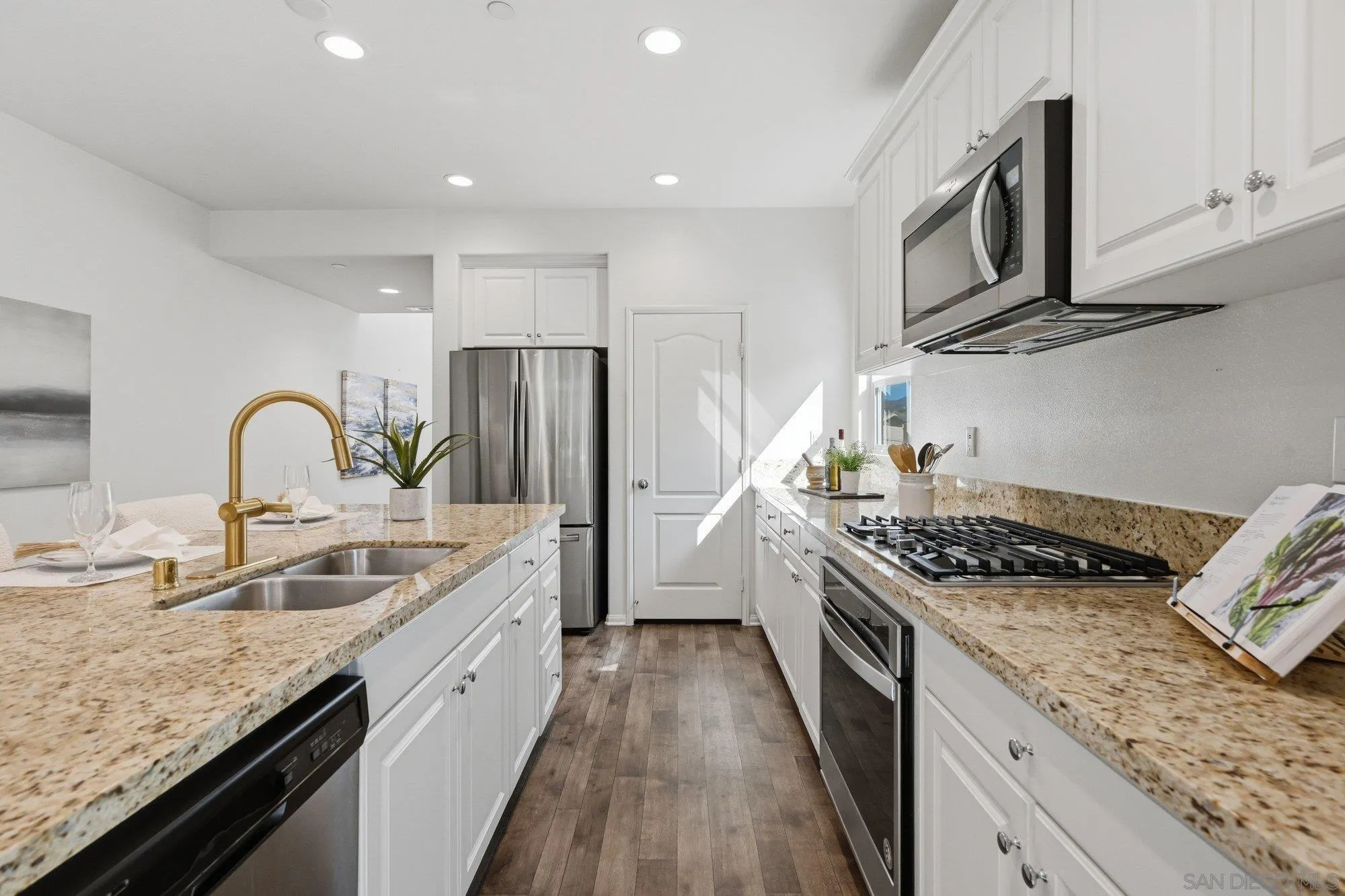 35833 Esperia Way Fallbrook, CA 92028 - Photo 8 of 46
