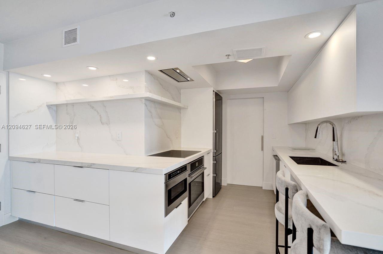 90 Alton Road, Unit 2407 Miami Beach, FL 33139 - Photo 41 of 78 Gallery Image 41