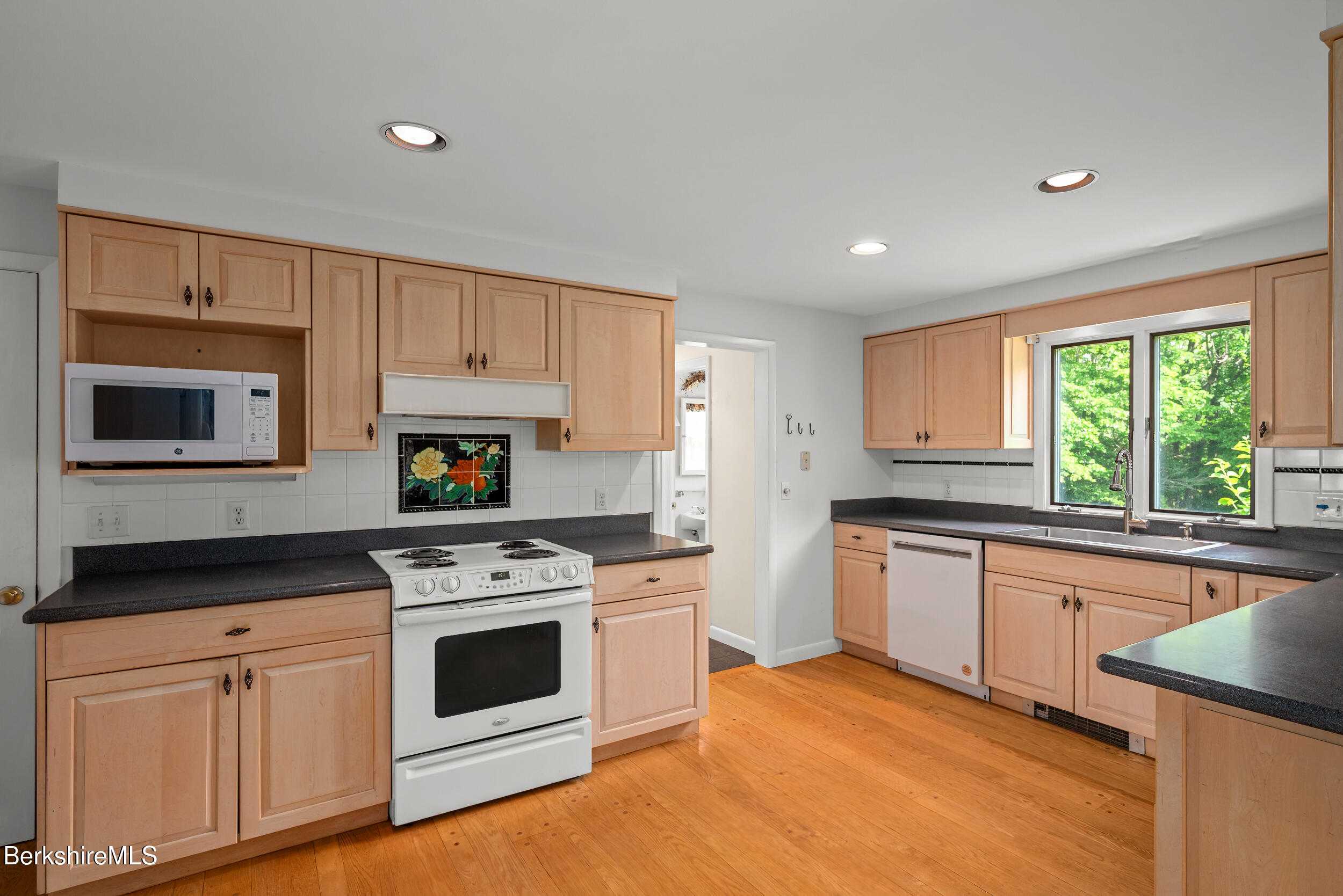 92 Hancock Road Williamstown, MA 01267 - Photo 6 of 35 Kitchen Pic 2