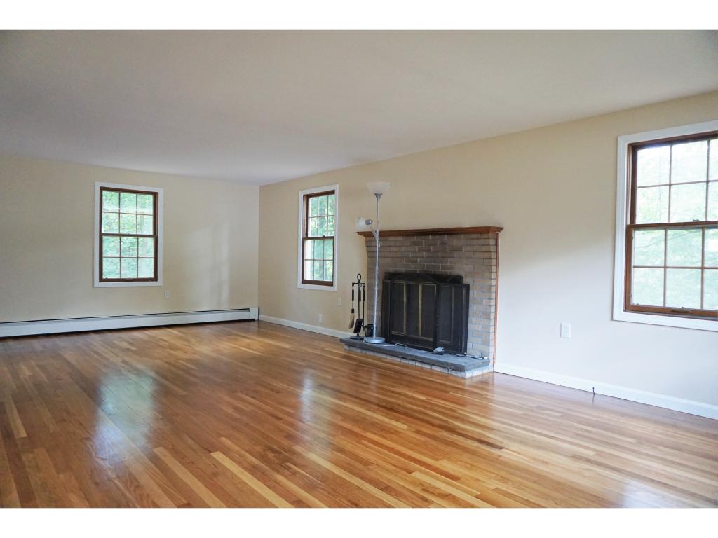 13 Stoney Brook Road Nashua, NH 03063 - Photo 6 of 28 Gallery Image 6