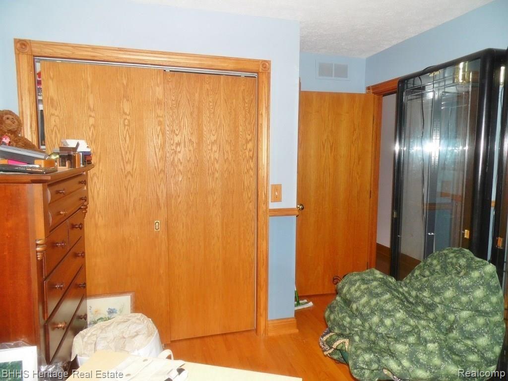 4920 Vines Road Howell, MI 48843 - Photo 14 of 22