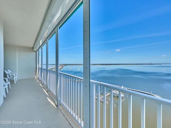 a view of a multi story building