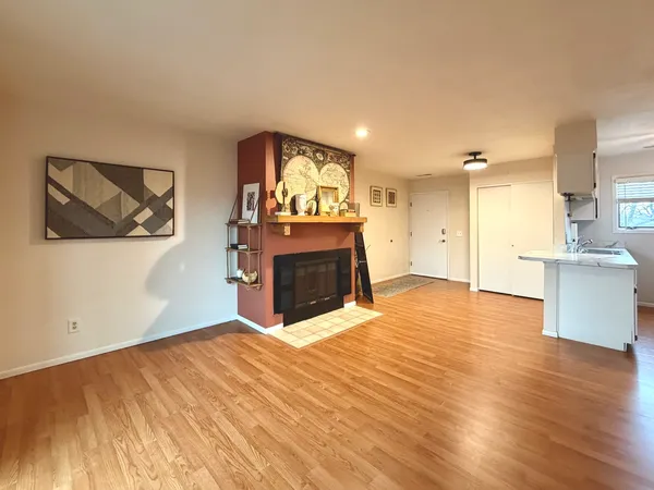 $94,900 | 3117 4th Street, Unit 3117, Moline, IL 61265