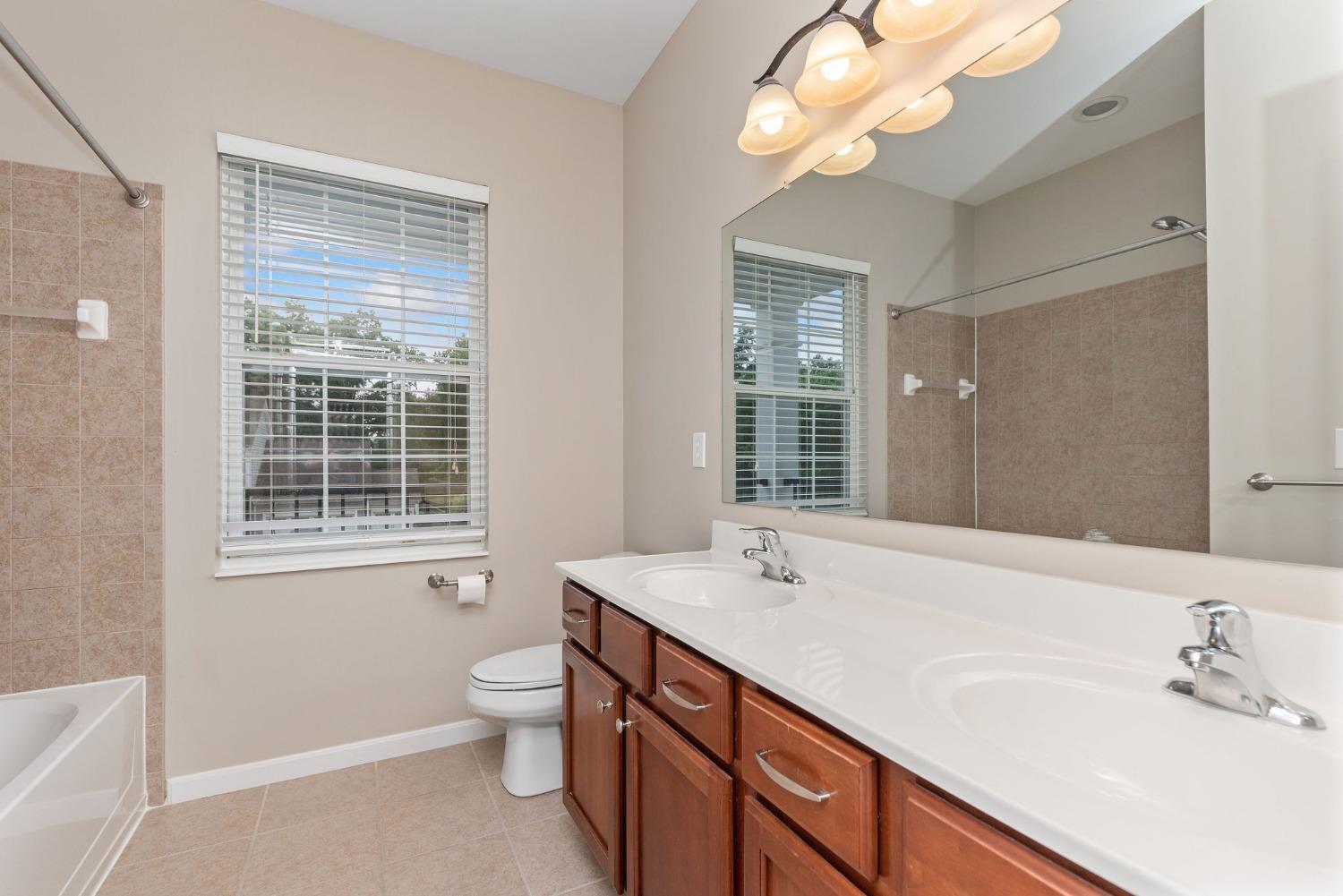 692 Hyacinth Road Cincinnati, OH 45245 - Photo 25 of 41