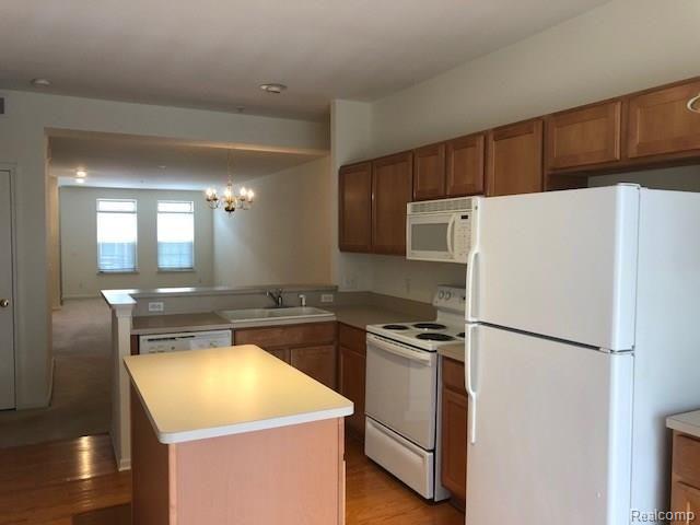 1453 Raleigh Place, Unit 103 Troy, MI 48084 - Photo 7 of 14 IMG_0085.jpg