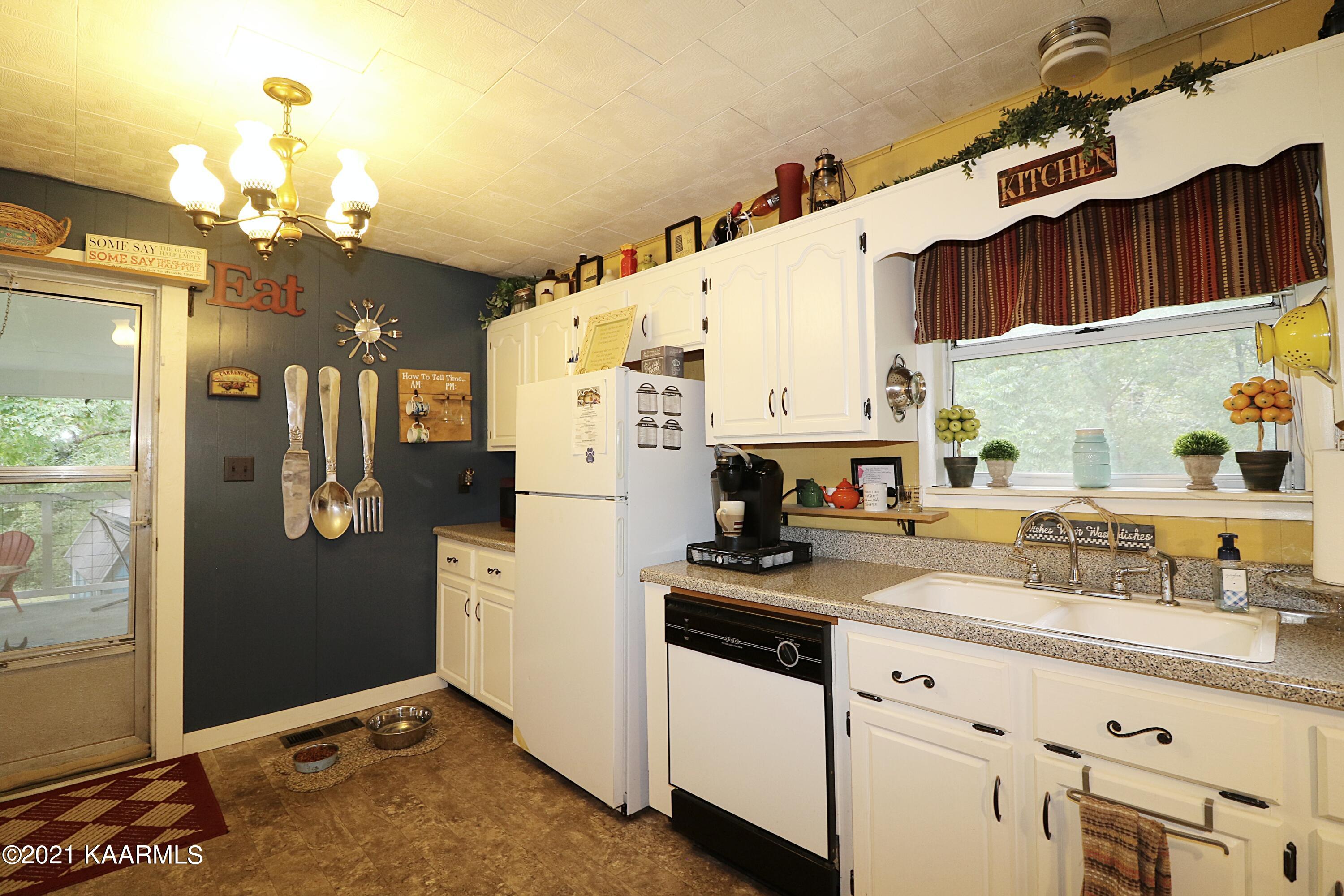 301 Grape Rough Road Oneida, TN 37841 - Photo 15 of 31 094A7199