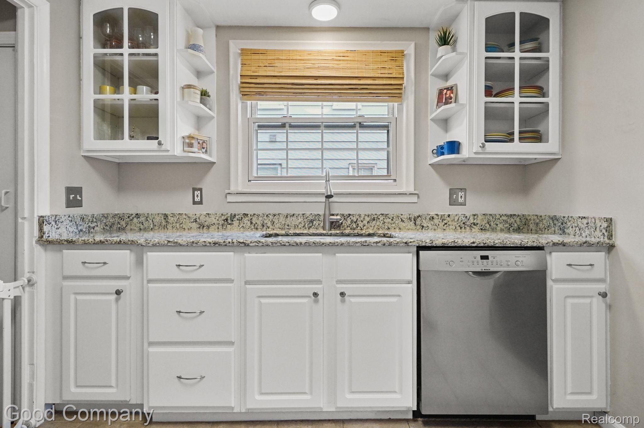 1060 Columbia Road Berkley, MI 48072 - Photo 8 of 28 Gallery Image 8