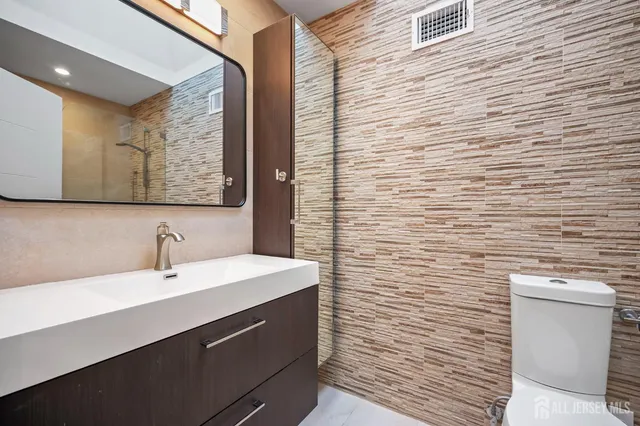 $675,000 | 25 Maple Street, Spotswood, NJ 08884