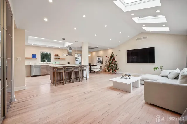 $675,000 | 25 Maple Street, Spotswood, NJ 08884