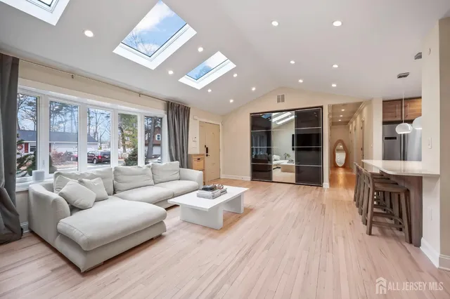 $675,000 | 25 Maple Street, Spotswood, NJ 08884