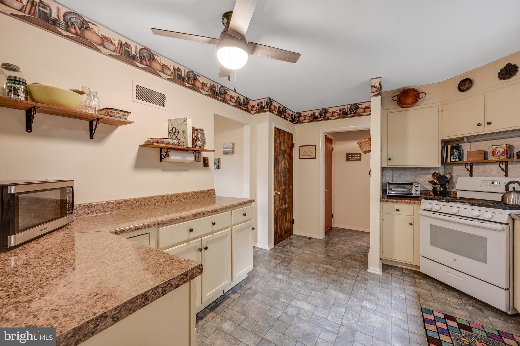 629 Governor Drive Reading, PA 19607 - Photo 12 of 28 Gallery Image 12