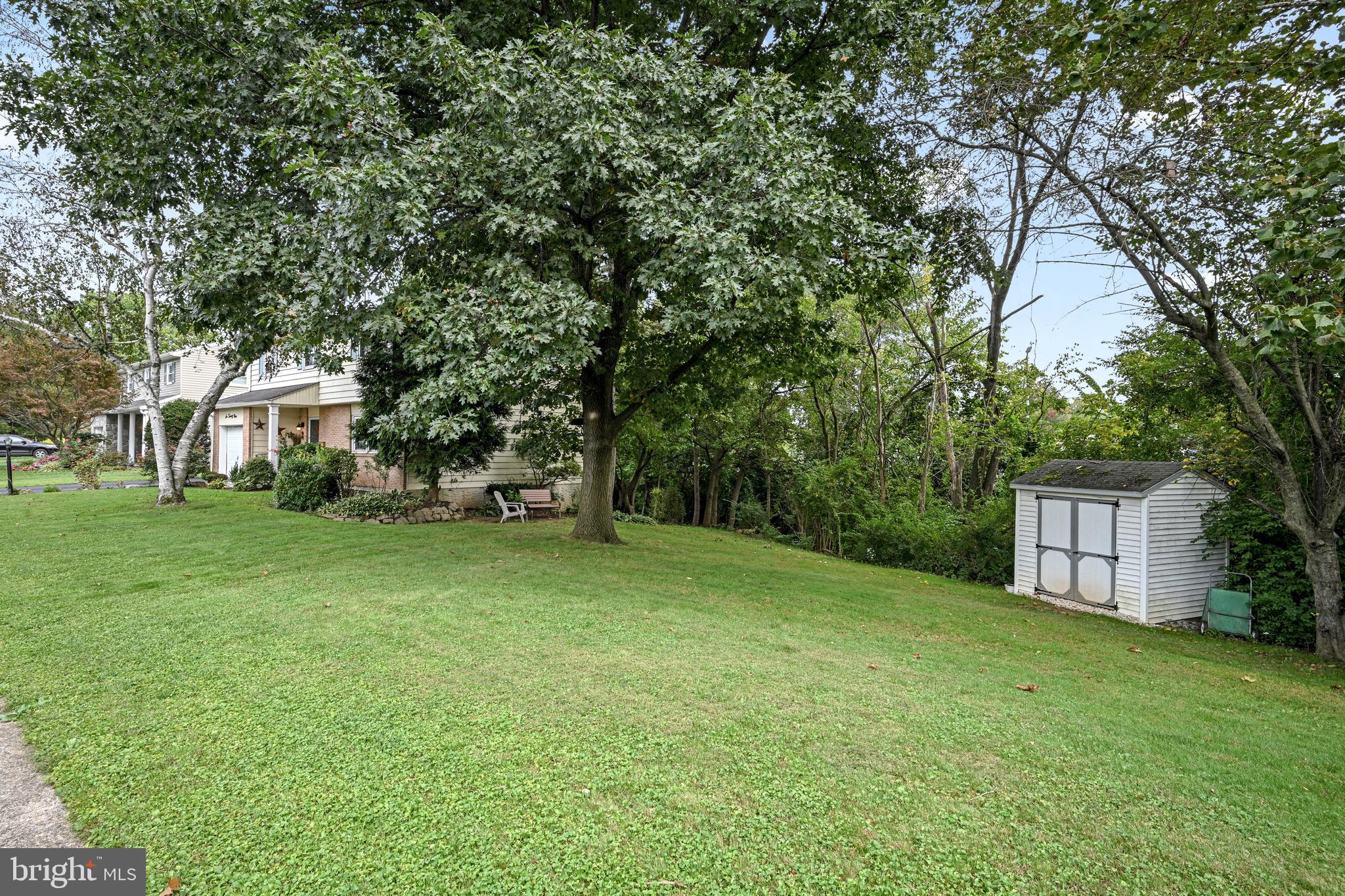629 Governor Drive Reading, PA 19607 - Photo 3 of 28 Gallery Image 3