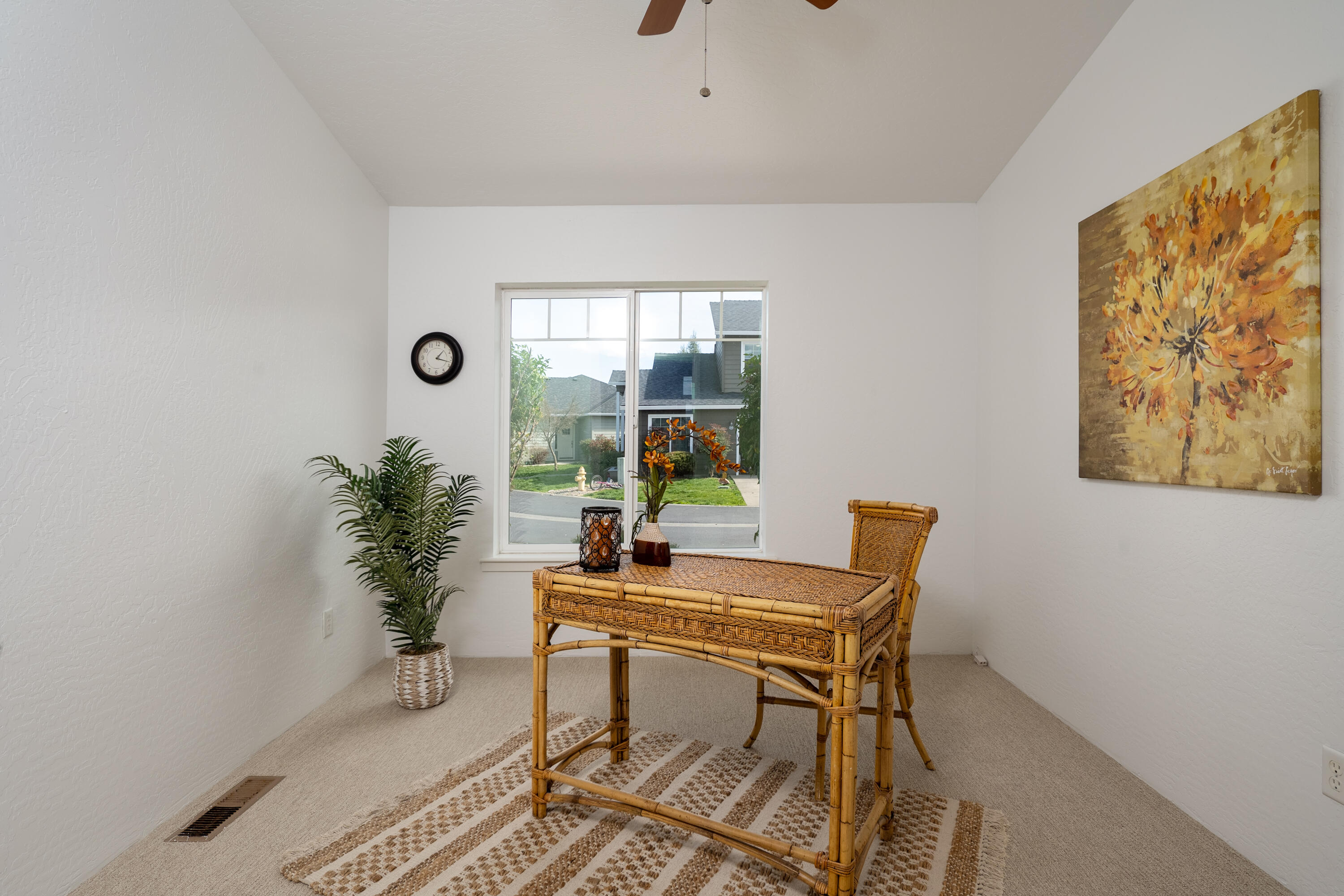 368 Live Oak Loop Central Point, OR 97502 - Photo 7 of 24