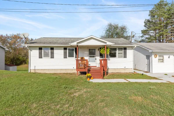 $209,900 | 886 West Maple Street, Mecosta, MI 49332