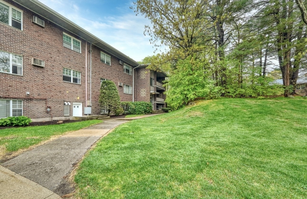 58 Jacqueline Road, Unit 3 Waltham, MA 02452 - Photo 14 of 16 Gallery Image 14