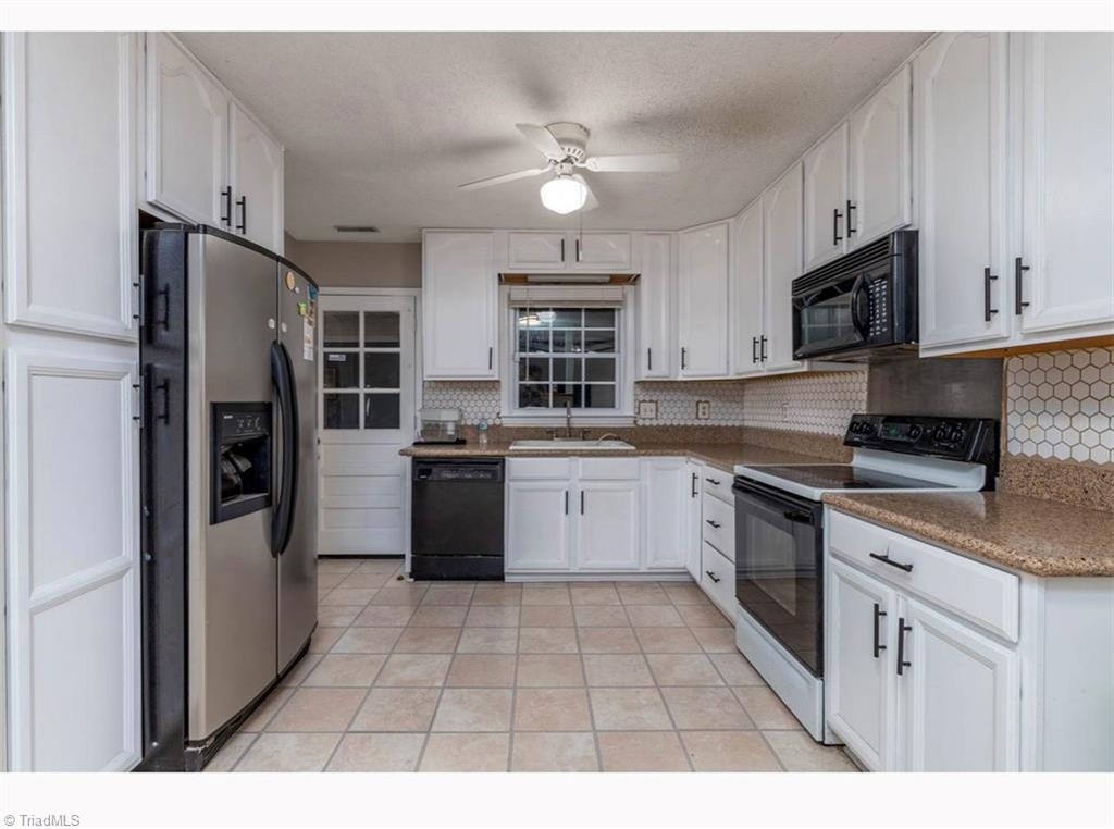 713 Shadowridge Road Jacksonville, NC 28546 - Photo 8 of 24 Gallery Image 8
