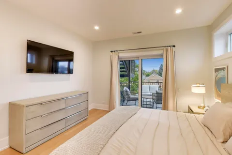 $325,000 | 3320 North Narragansett Avenue, Unit 2, Chicago, IL 60634