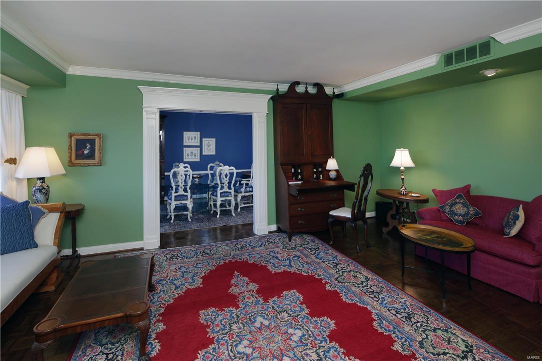 710 South Hanley Road, Unit 11B Clayton, MO 63105 - Photo 3 of 12 Gallery Image 3