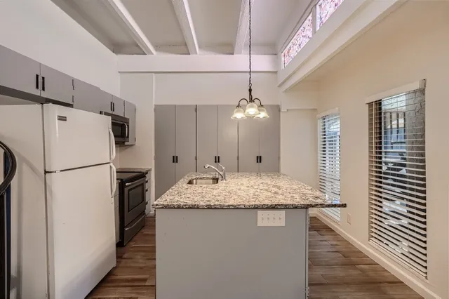 $199,000 | 5918 Lago Vista Way, Unit D27, Lago Vista, TX 78645