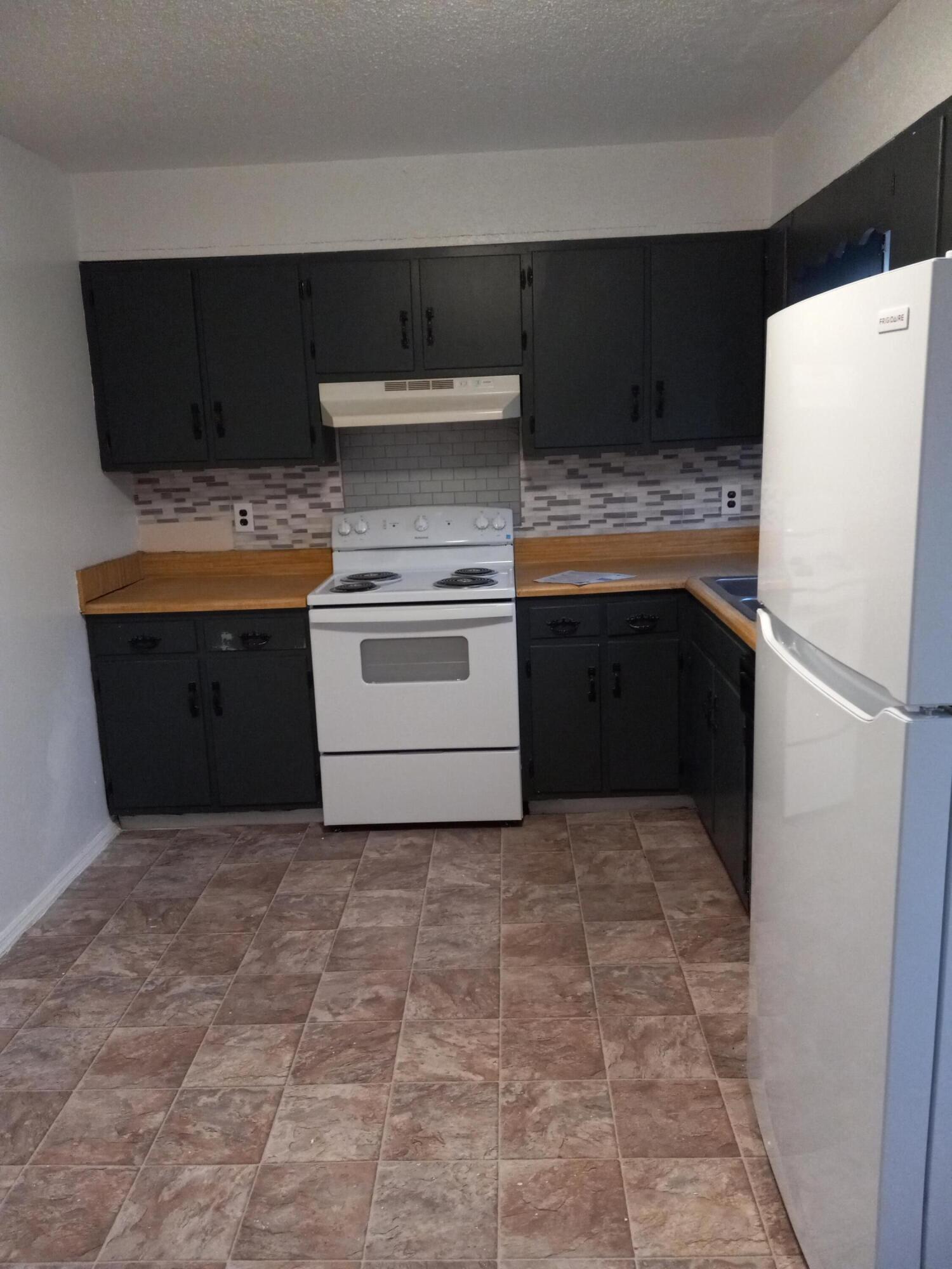 212 Gillespie Road Chattanooga, TN 37411 - Photo 9 of 14 20260216_180709