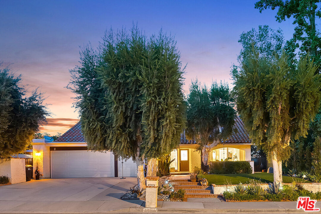 23311 Park Mariposa, Calabasas, CA 91302 Compass