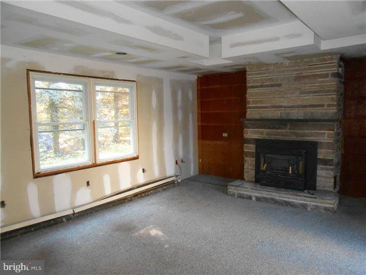 421 Springbrook Lane Horsham, PA 19040 - Photo 12 of 24 Family Room