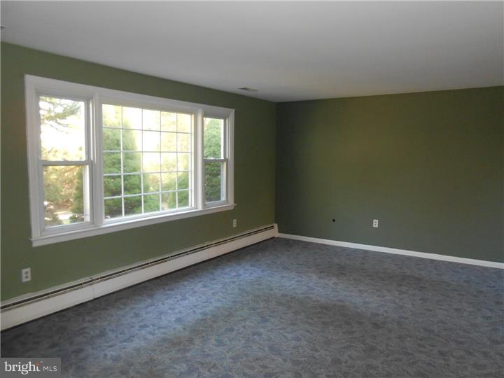 421 Springbrook Lane Horsham, PA 19040 - Photo 8 of 24 Living Room