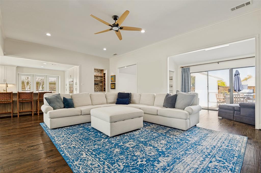 6419 Embers Road Dallas, TX 75248 - Photo 6 of 31