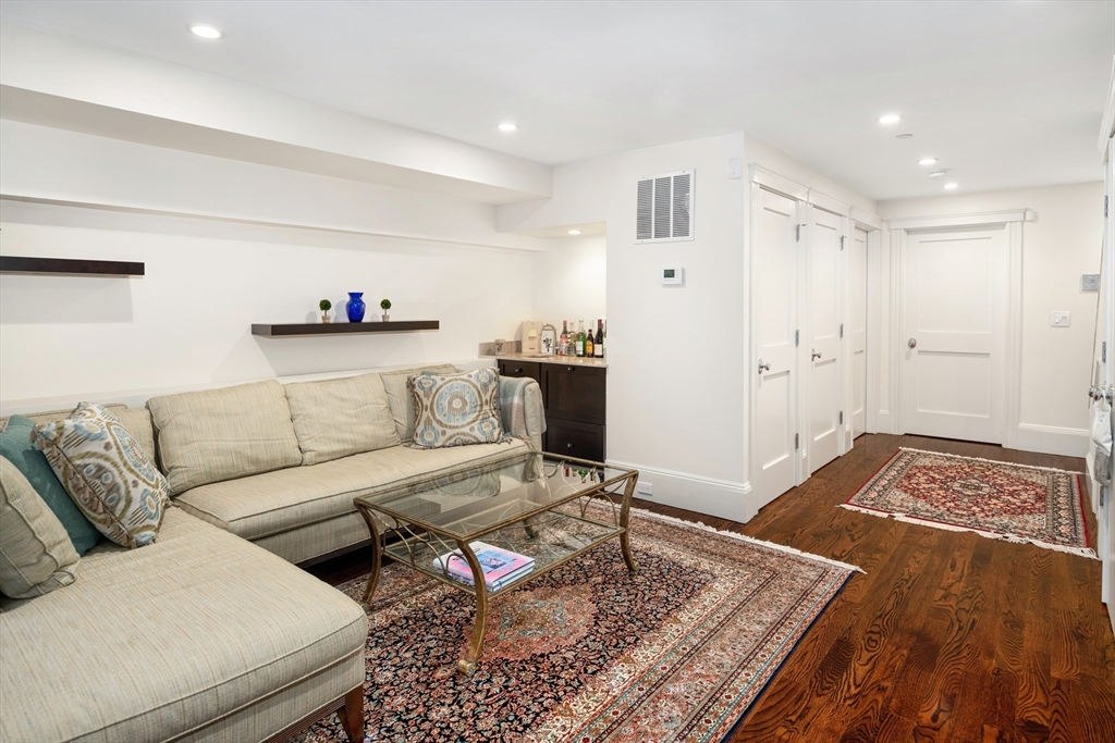 109 Appleton Street Boston, MA 02116 - Photo 17 of 30