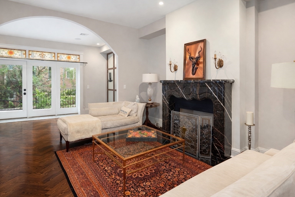 109 Appleton Street Boston, MA 02116 - Photo 2 of 26