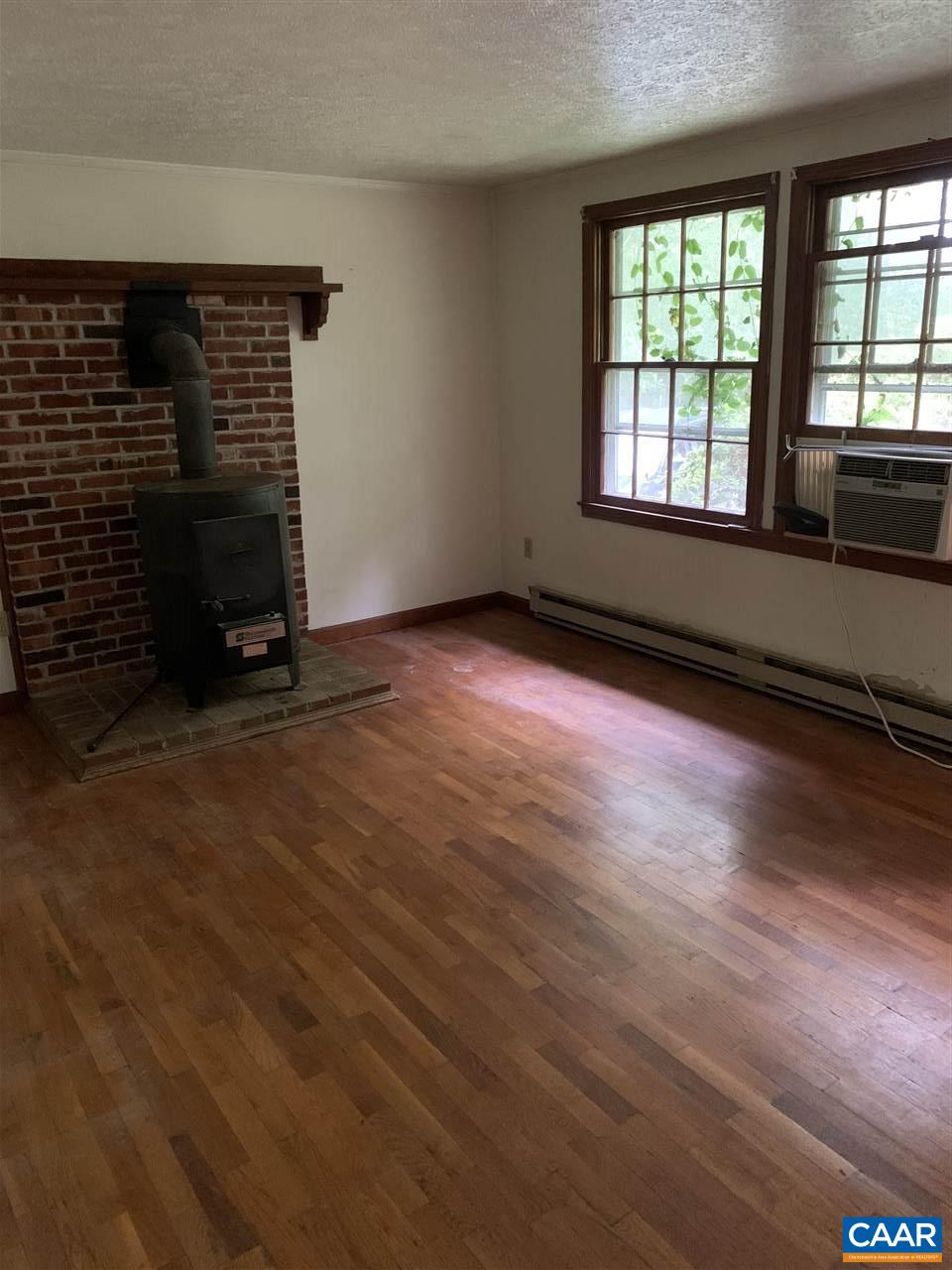 6822 Albevanna Spring Road Scottsville, VA 24590 - Photo 3 of 9 Gallery Image 3