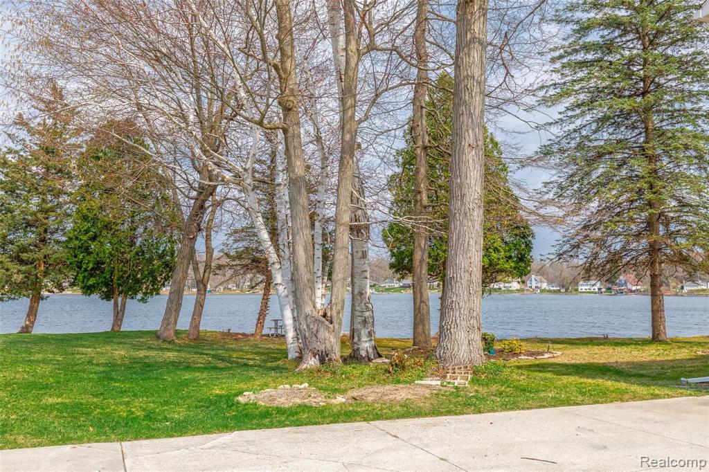 7784 Tipsico Lake Road Holly, MI 48442 - Photo 39 of 55