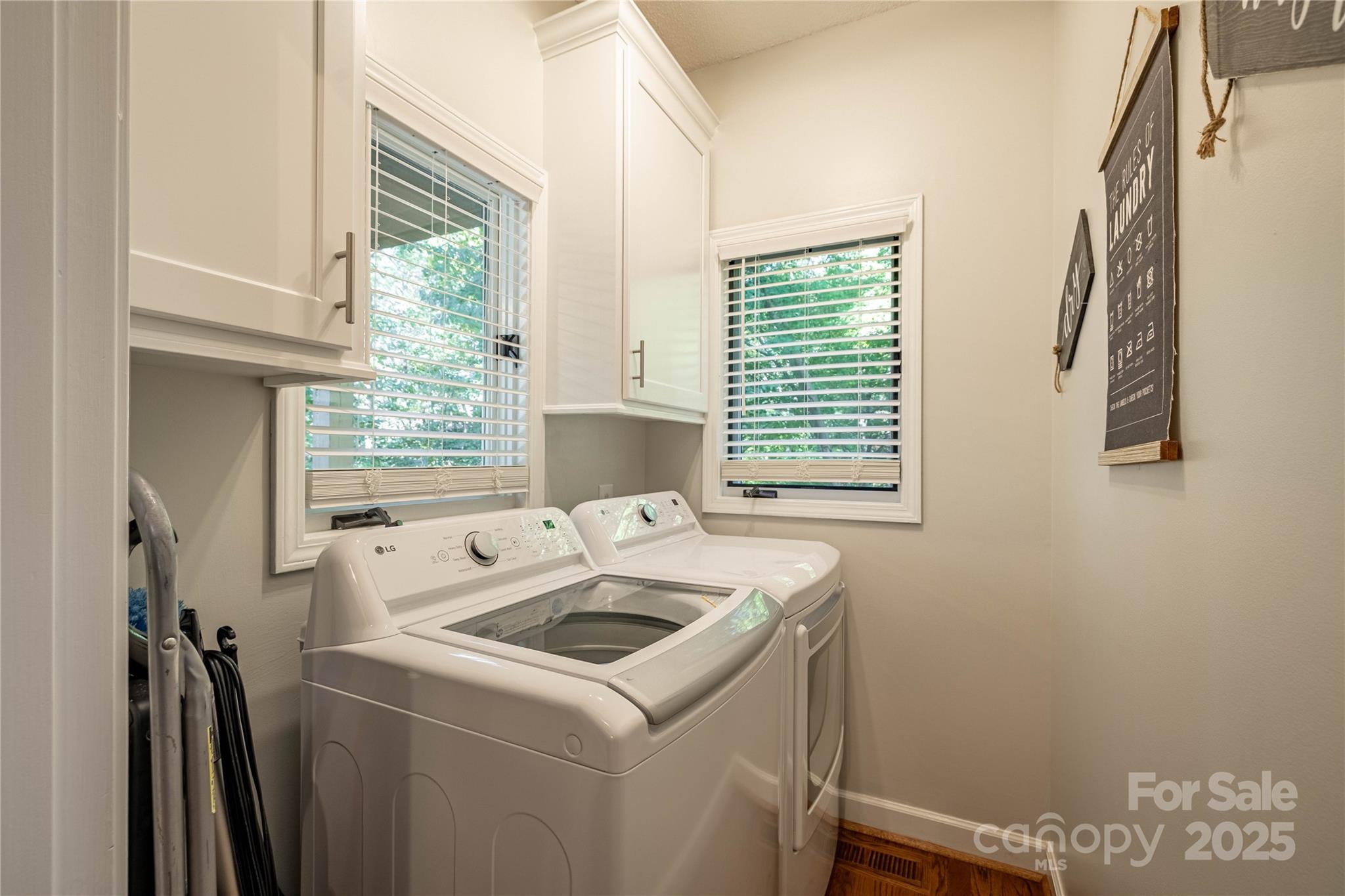 316 Players Ridge Road Hickory, NC 28601 - Photo 27 of 47 a utility room with dryer and washer