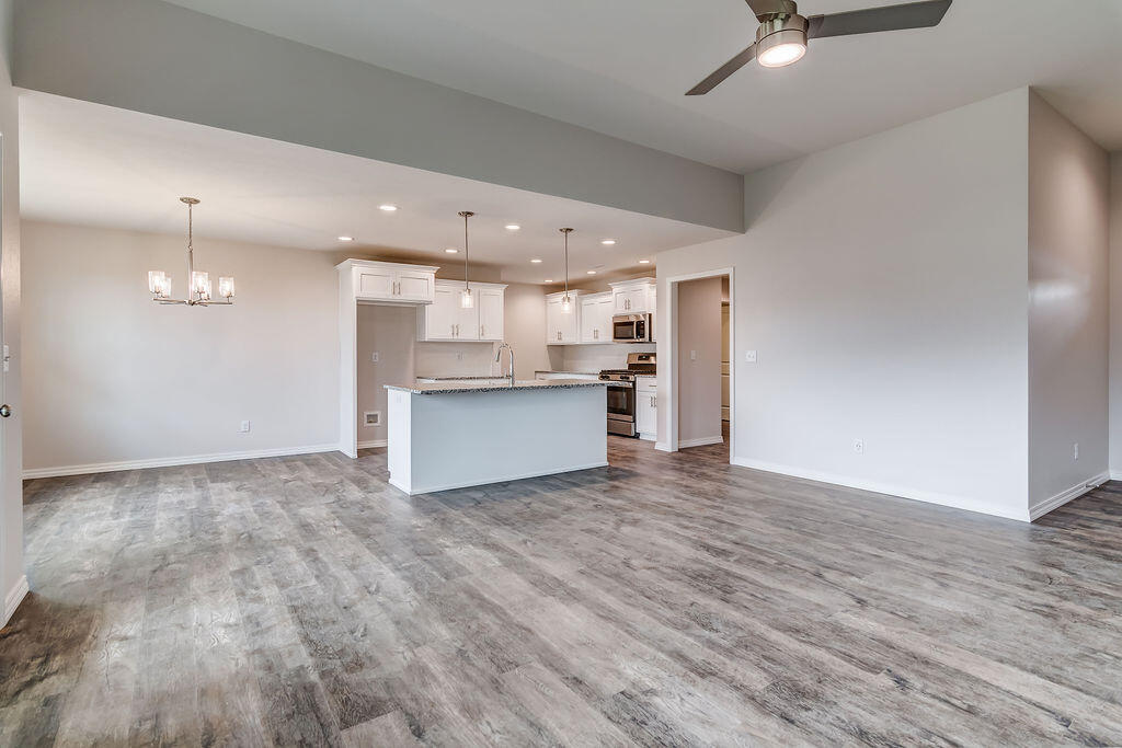 650 West Castor Loop Nixa, MO 65714 - Photo 4 of 31 3