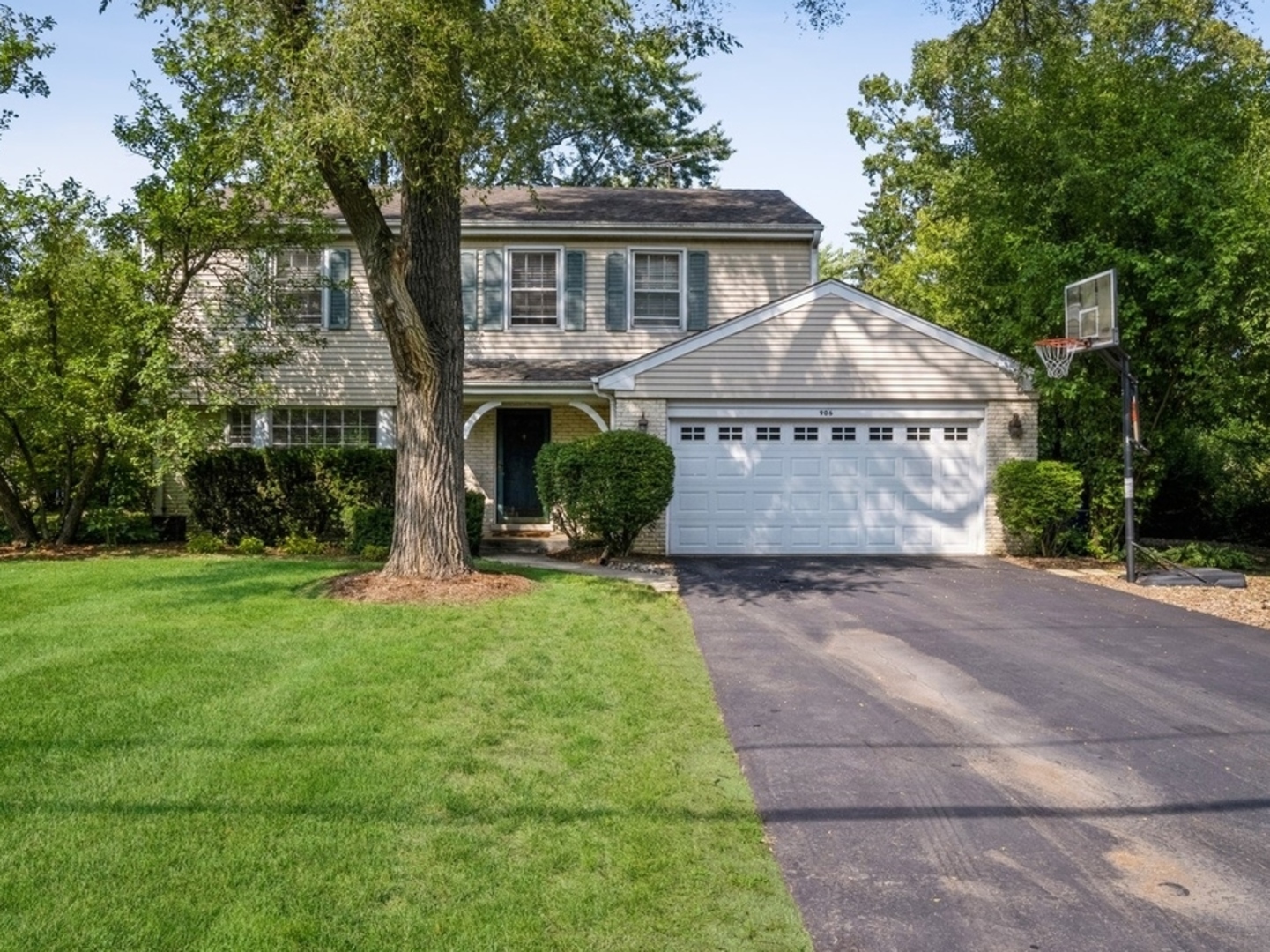 906 Northwoods Road Deerfield, IL 60015 - Photo 1 of 1 a front view of a house with garden